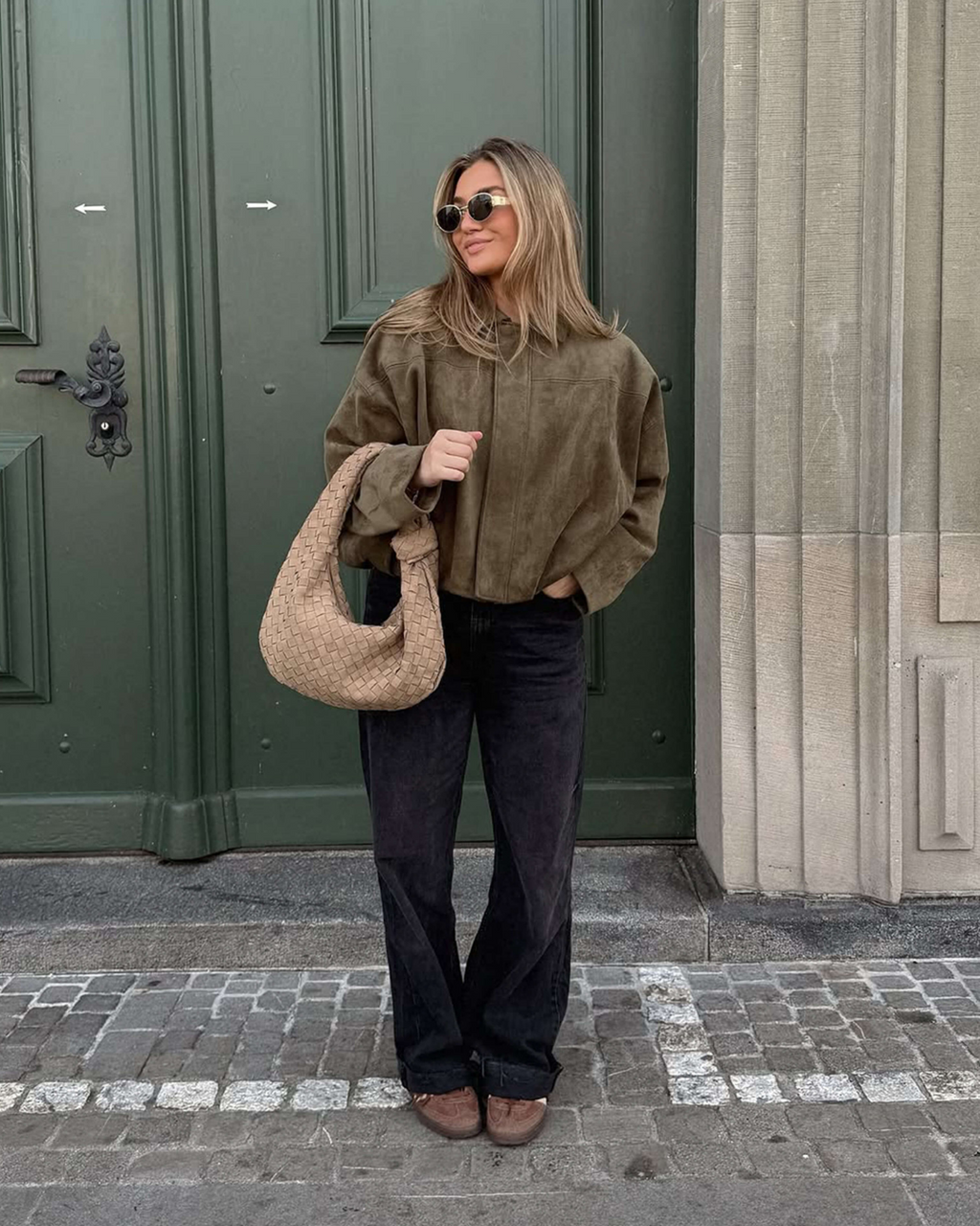 Elegancka Vintage Suede Bomberka - Ponadczasowy Styl i Design-Jackets-Moda Perla-Moda Perla