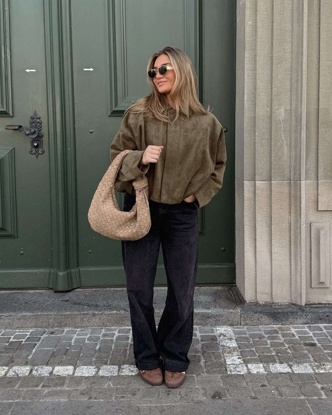 Elegancka Vintage Suede Bomberka - Ponadczasowy Styl i Design-Jackets-Moda Perla-Moda Perla