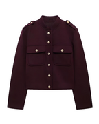 Elegancka damska marynarka w stylu militarnym ze złotymi guzikami – krótka kurtka w kolorze bordowym z kieszeniami na piersi-Jackets-Bordowy-XS-Moda Perla