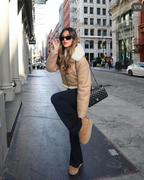 Luksusowa damska kurtka aviator ze sztucznym futrem – ciepła beżowa kurtka zimowa z zamkiem i kołnierzem-Jackets-Beżowy-XS-Moda Perla