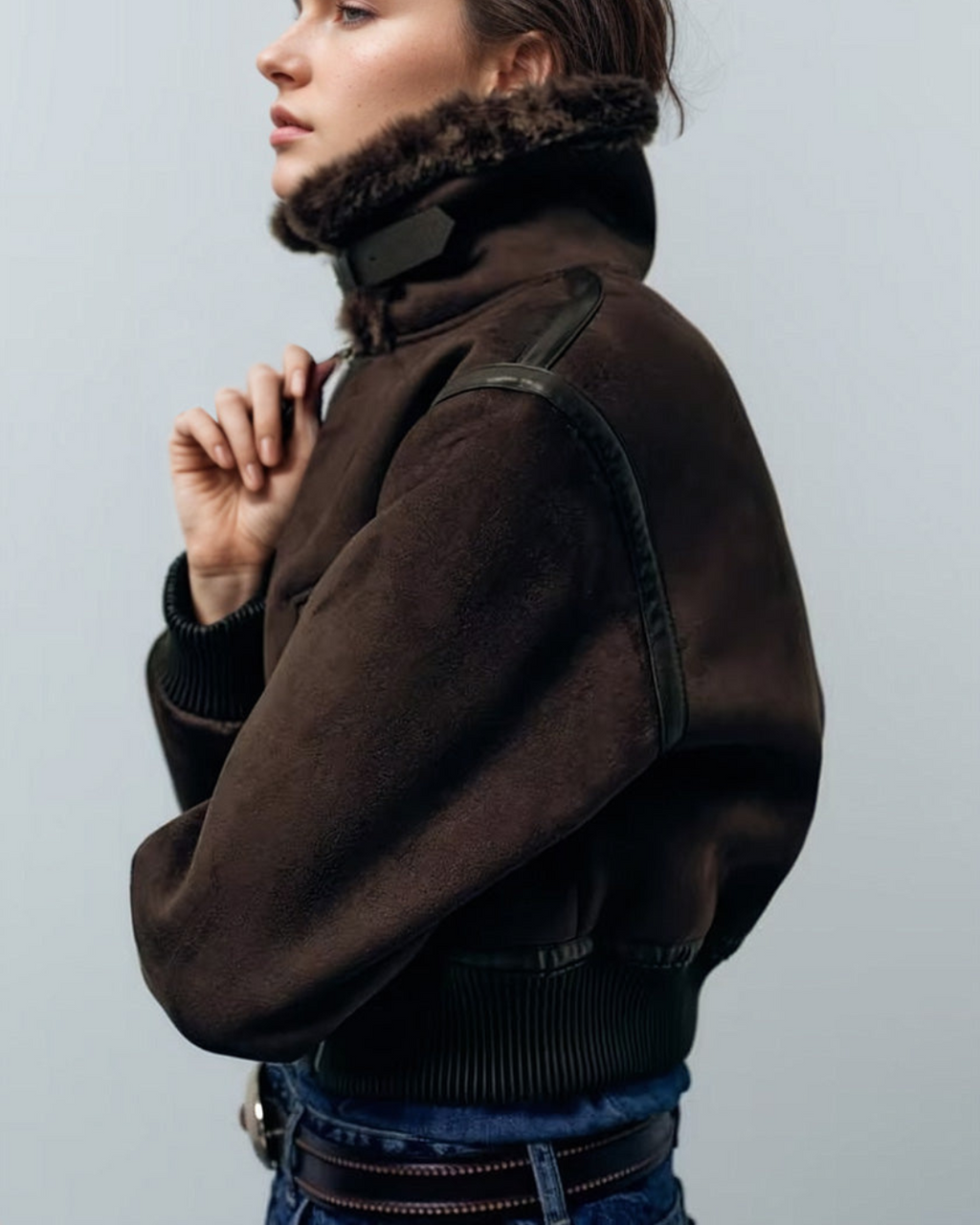 Luksusowa damska kurtka bomberka z kołnierzem ze sztucznego futra – ciepła krótka kurtka w kolorze ciemnobrązowym-Jackets-Ciemnobrązowy-XS-Moda Perla