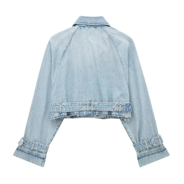 Modna damska krótka kurtka jeansowa z paskiem – jasnoniebieska katana z długim rękawem-Jackets-Jasnoniebieski-XS-Moda Perla