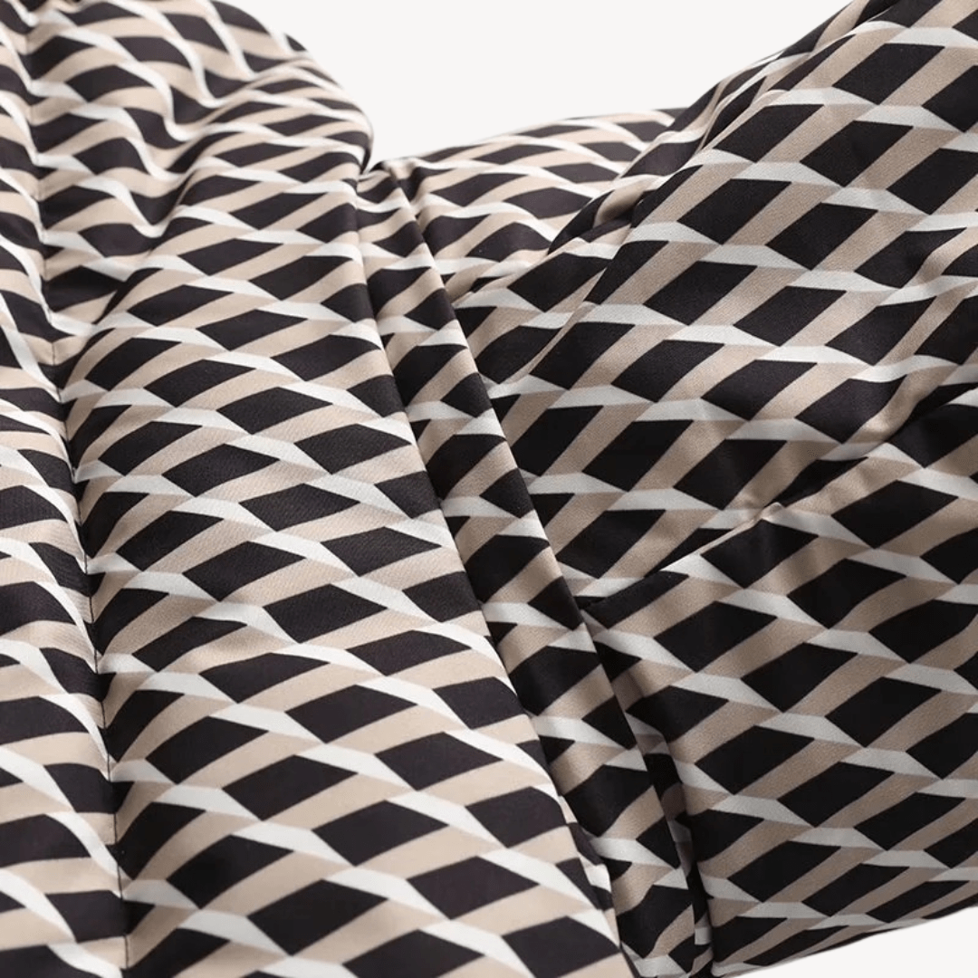 Kurtka puchowa damska z paskiem i kapturem